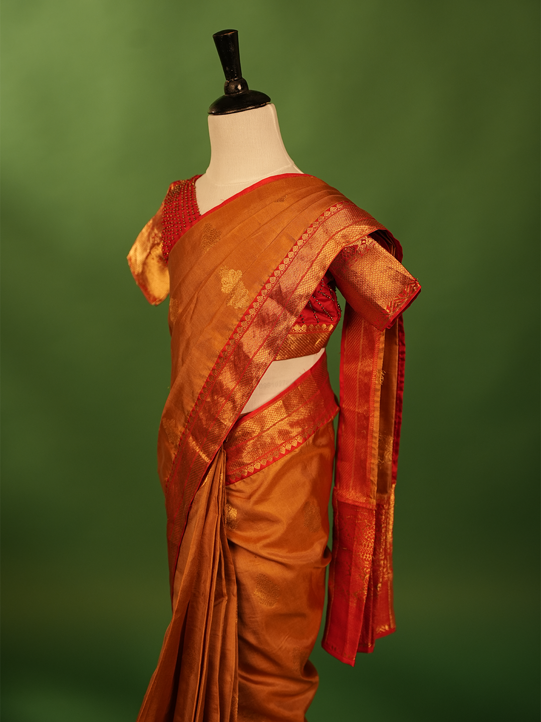 Kids Nauvari saree in red and orange