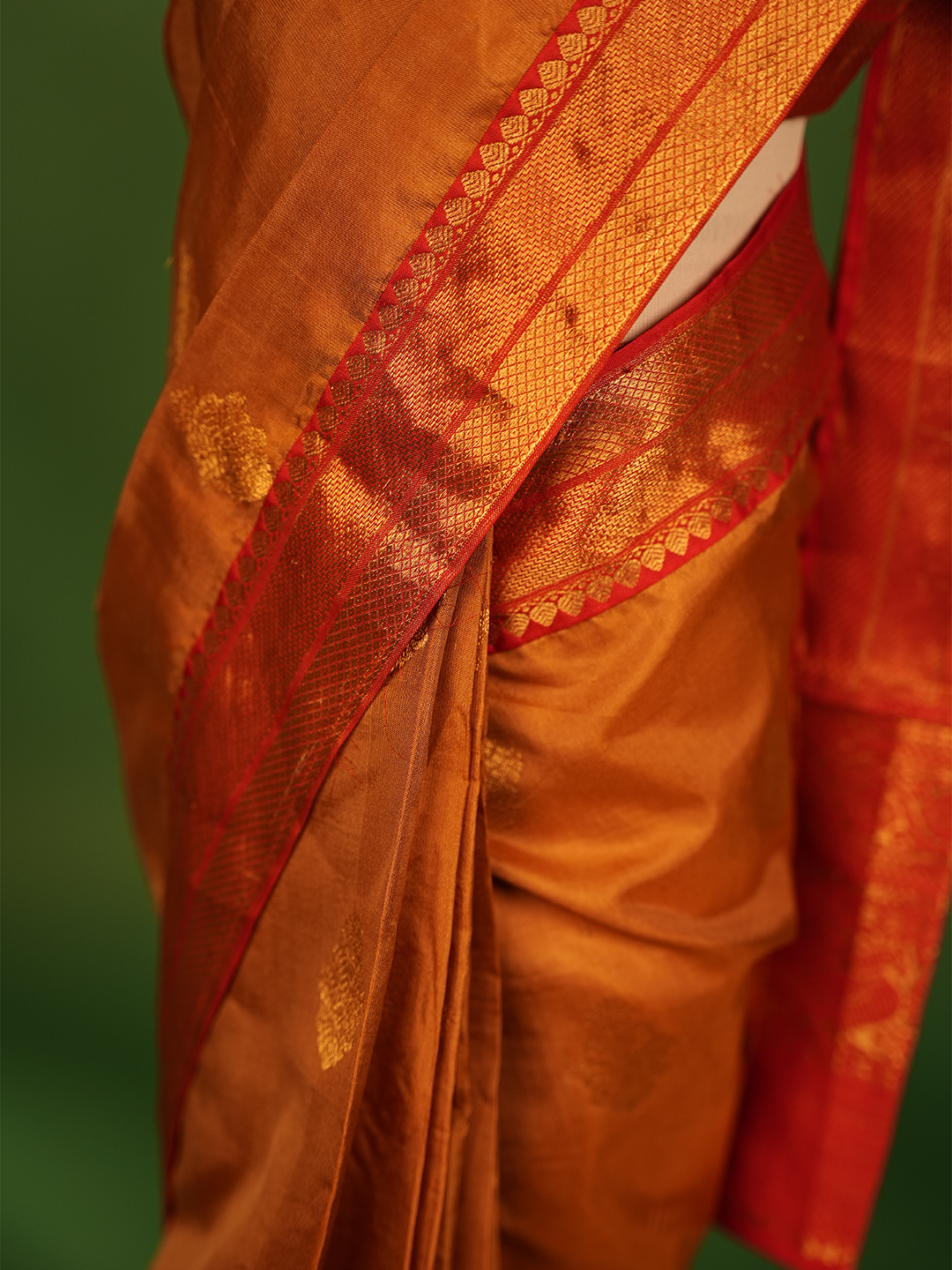 Kids Nauvari saree in red and orange