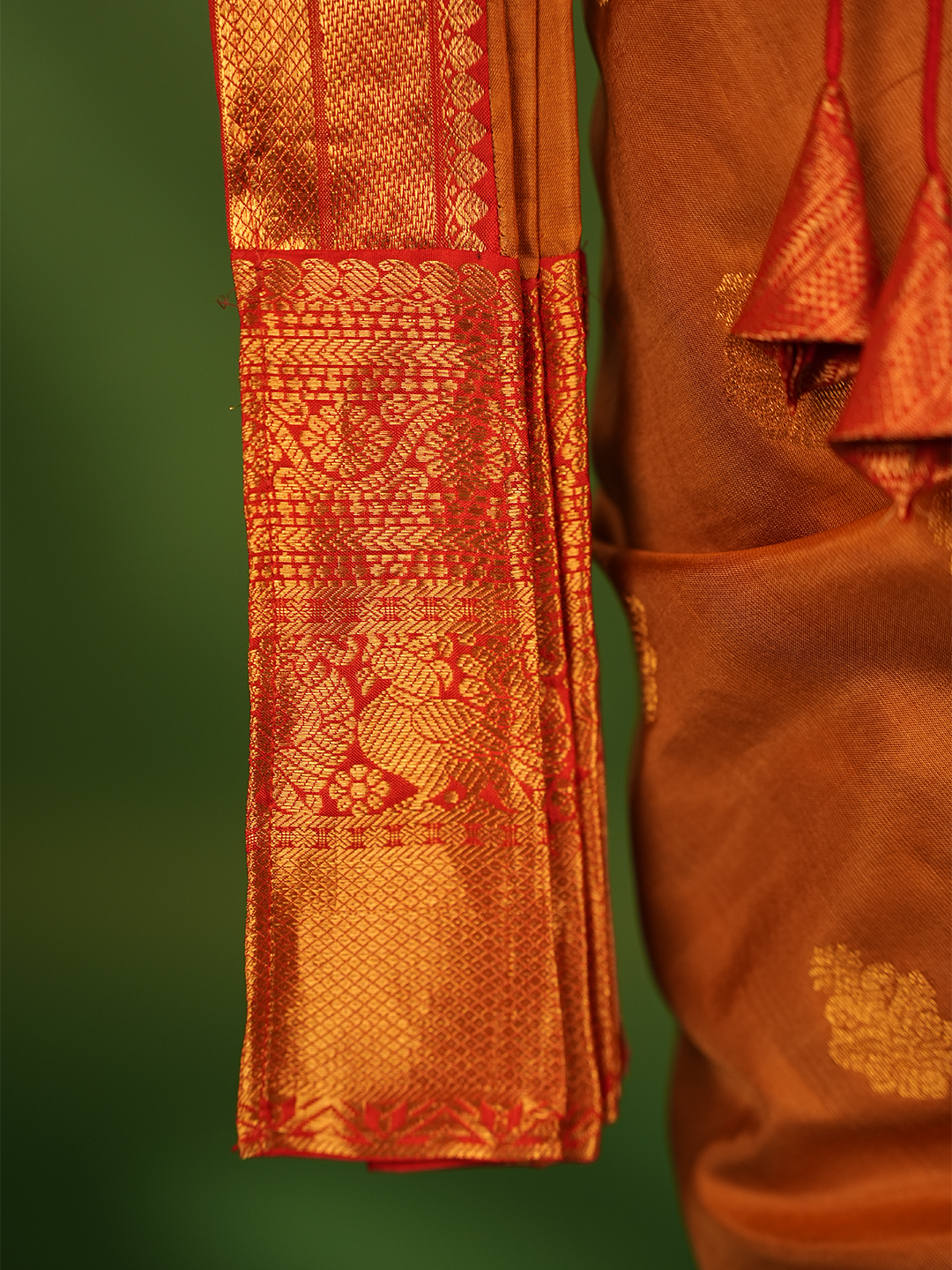 Kids Nauvari saree in red and orange